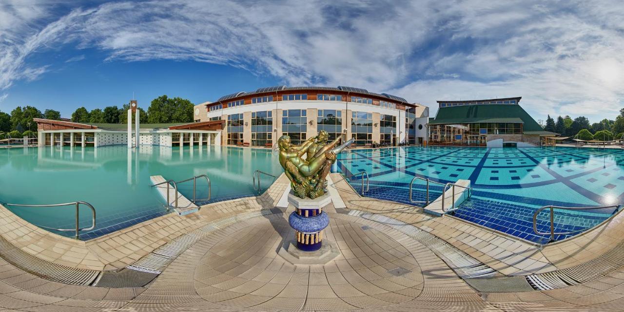 Holiday Apartmanhaz Харканы Экстерьер фото